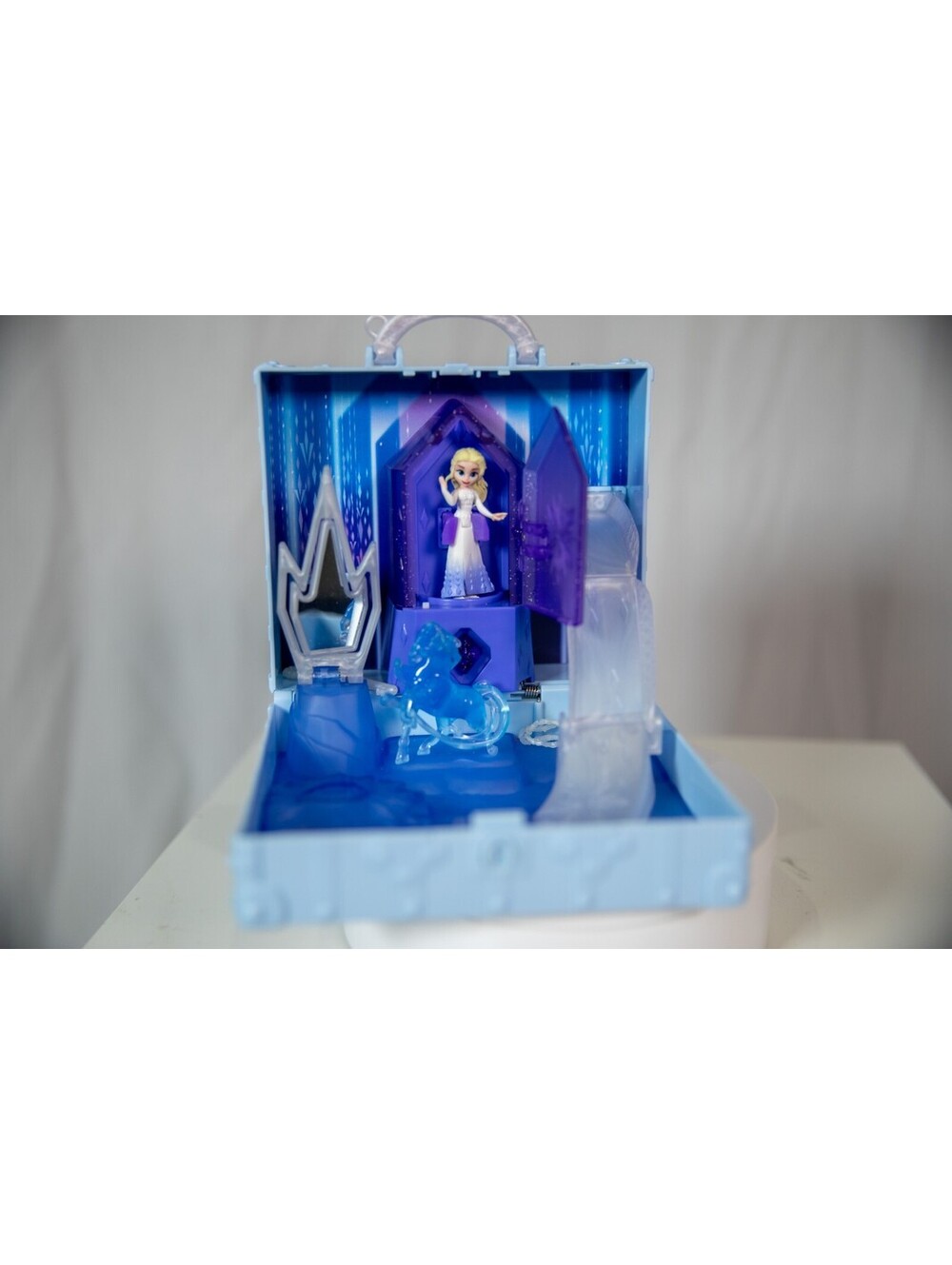 Disney Frozen 2 Pop Adventures Ahtohallan Adventures Pop-Up Playset with Handle
